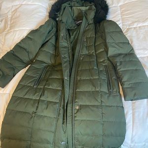 Green Snow Parka CLOSET CLEAROUT. MUST BUY BY MIDNIGHT 8/29!!